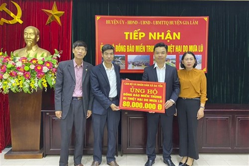 Uỷ ban MTTQ huyện Gia Lâm tiếp nhận trên 1,3 tỷ đồng ủng hộ đồng bào Miền Trung
